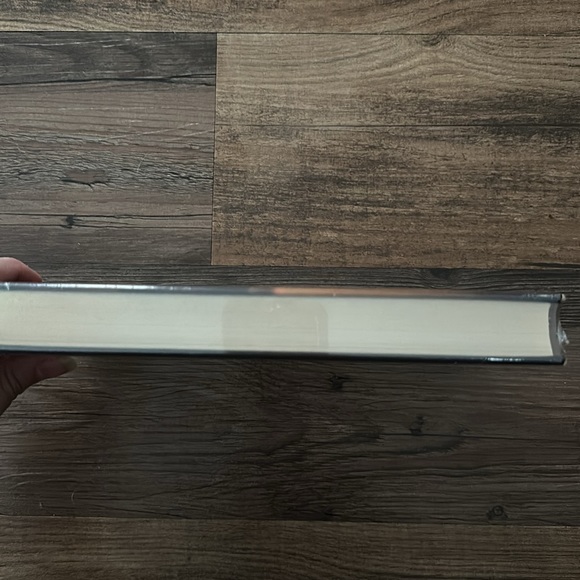 Melissa Marr Graveminder Hardcover Book - Picture 5 of 5